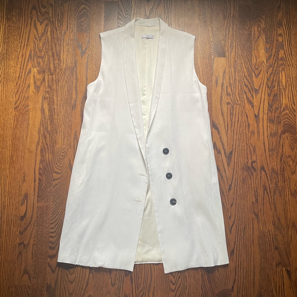Mango sleeveless blazer